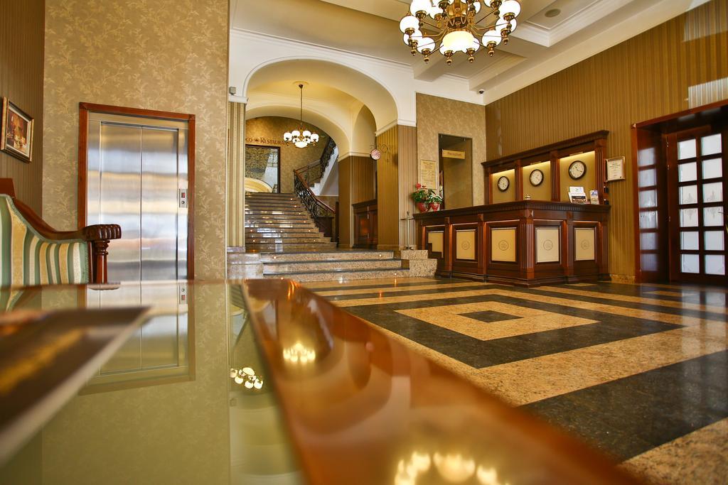 Hotel Select Iasi Exterior foto