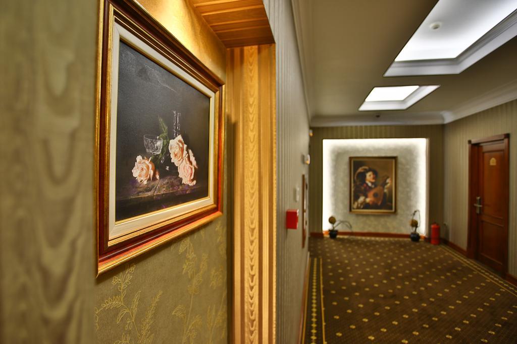 Hotel Select Iasi Exterior foto