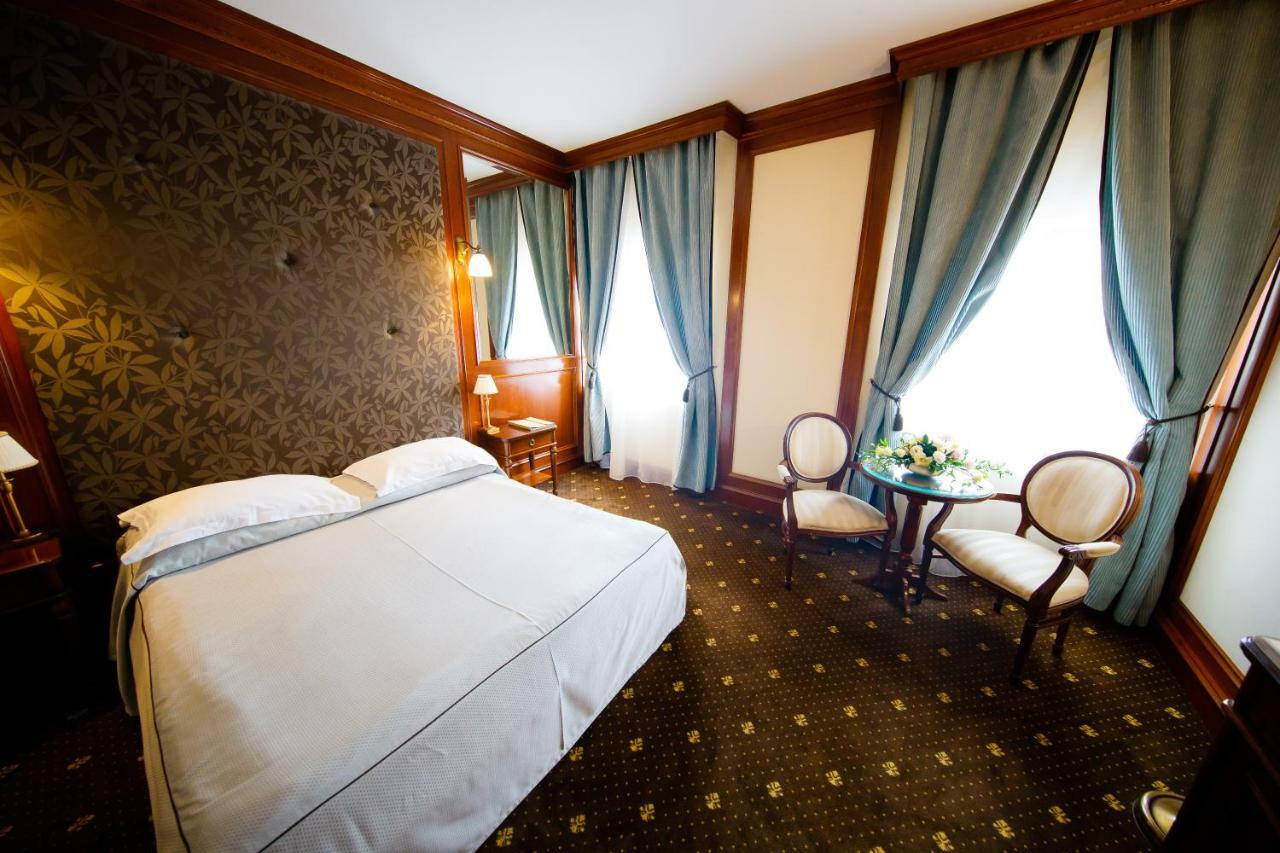 Hotel Select Iasi Exterior foto