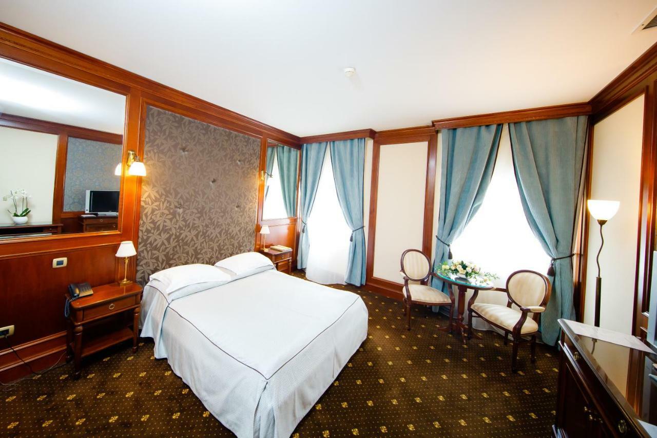 Hotel Select Iasi Exterior foto