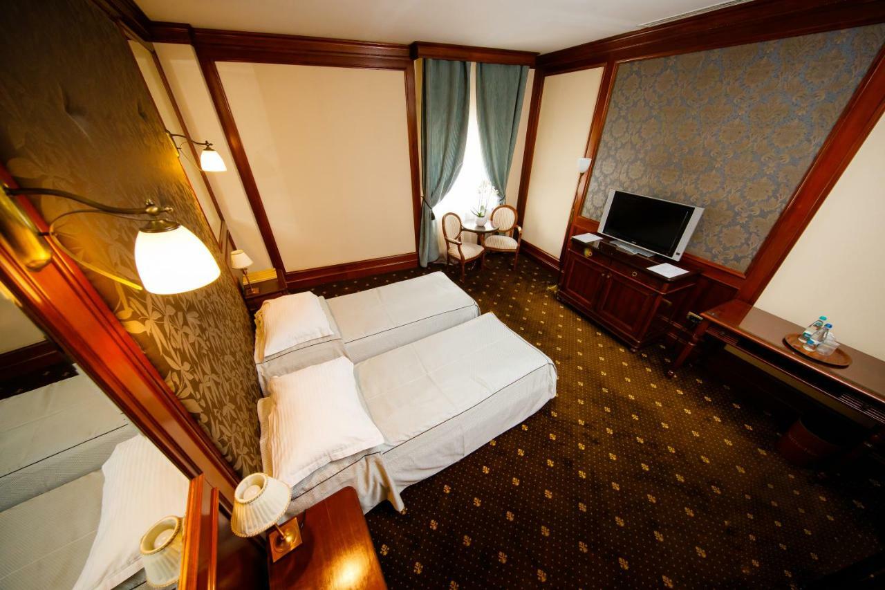 Hotel Select Iasi Exterior foto